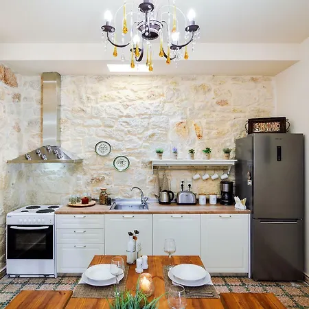 Michalis Stonehouse 펜션