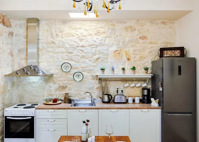 Michalis Stonehouse Holiday home