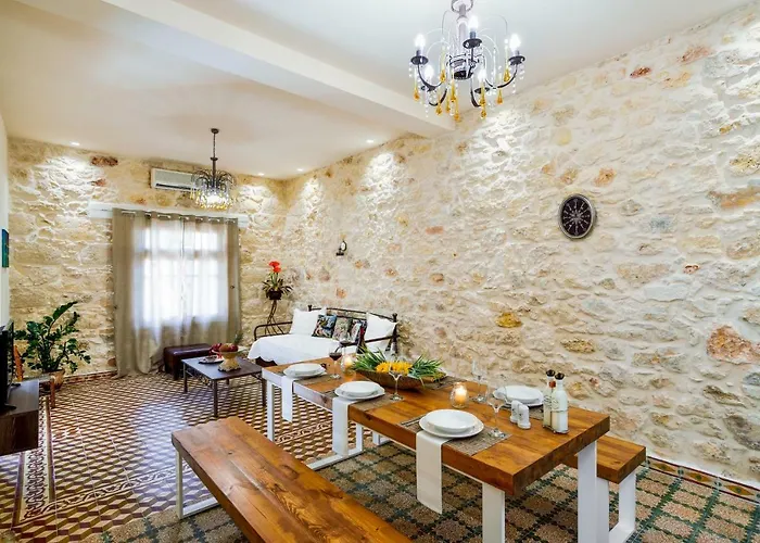 Michalis Stonehouse Holiday home