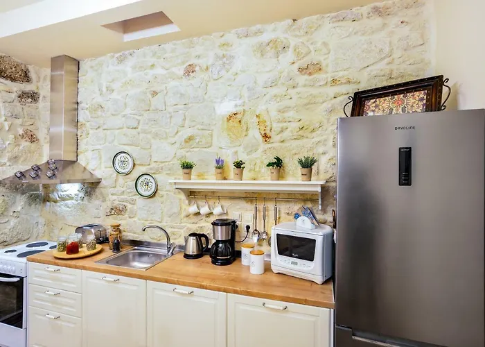 Michalis Stonehouse Дом отдыха Ханья